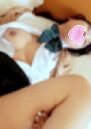[No] She has a petite and slender body and has 180% sensitivity that you can feel with just the slightest touch. Let her wear a uniform and have sex with her! Rich creampie sex with her as she moans to the point of tears, reaches climax, and writhes in agony! Bonus video can be