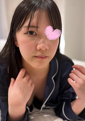 パジャマdeおじゃま♥大人っぽく見える心美ちゃん（18）♥色白Fカップの美乳をもみくちゃに♥素人美女のリアルな反応♥可愛くてすぐイキそうになりました♥