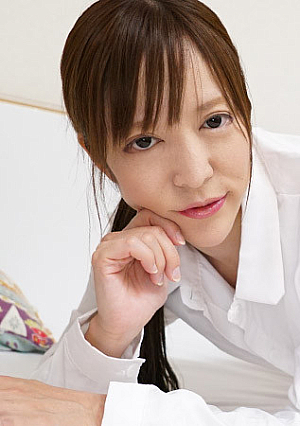 裸一貫で再就職！？就活人妻をつまみ食い - 美咲恋