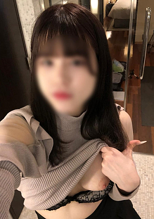 [可愛いすぎる彼女のオナニー］無修正南国の離島ヴィラのプライベートガーデンでテンションＭＡＸ～露出オナニーかなりヤバかったけど…おまんこから糸引くほどマン汁がすごい全裸オナニーして逝っちゃった…/