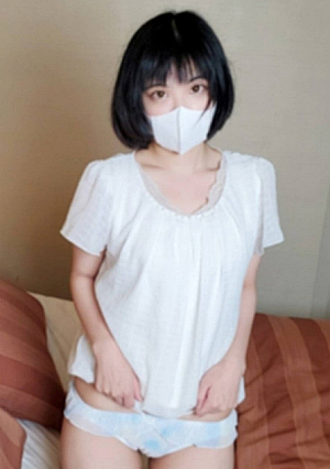 [Uncensored Complete Amateur] She's bad at creampie romance and hasn't had a boyfriend for 3 years, but a cute amateur girl (with small breasts) who loves sex and works at an erotic radio-wave maid cafe is dripping with pussy juice and welcomes a thick dick.
