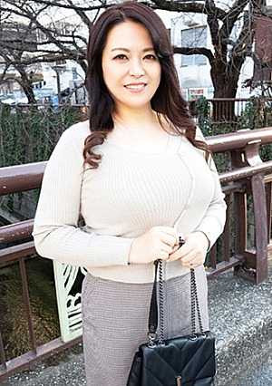 欲求不満豊満熟女①