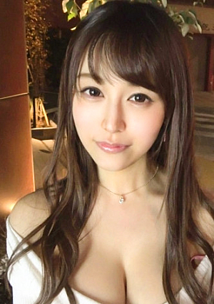 ■奇跡のくびれと圧倒的柔乳Fカップを持つSSSランク極上女■｢擦りつけるの気持ちい～｣タクシー代払う代わりに男にまたがり、美巨乳を上下左右に激揺れさせながら超絶景騎乗位を見せつける極上ボディ悩殺SEX