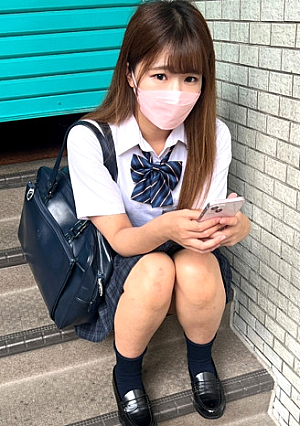 [Personal shooting] P activity with a girl in a gal-like uniform _ A masochistic bitch who makes a vulgar sound and makes a selfie