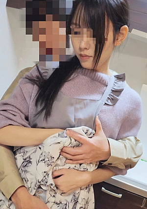 【個人】※3月中限定1980pt※お嬢様で育った可憐な美人妻の借金回収で、宅配業者を偽って自宅に侵入旦那の帰りを無視してキッチンで美脚やデカクリ美マンを執拗に弄り、膣中に濃厚精液を大放出