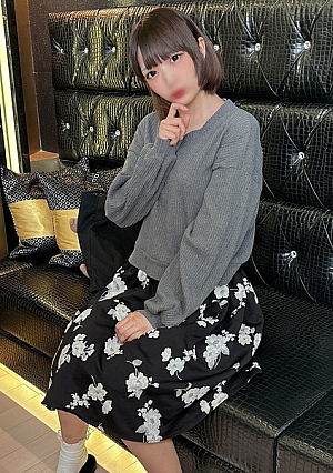 色白ショートの清楚系おしとやかな事務員の裏の顔は乱れまくりのエロエロ美女無毛マンコに2連続で中出しです