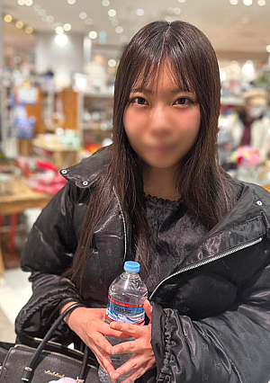 【無/初撮り】**poqxnonnyq ※初体験イチゴのパンツをはいてきた経験人数ゼロのまなちゃん(18)チャラ男に好き放題され、おまけに中出しまでされる