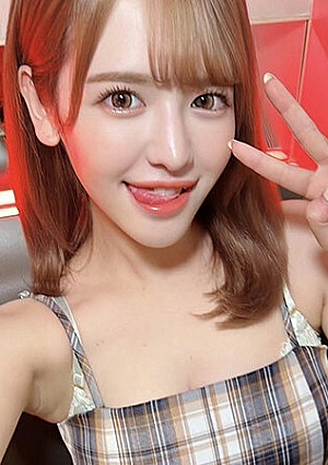 【初撮り】ハーフ系美〇女柔らか色白Gカップのカフェ店員えまちゃん22歳 クリと膣内の同時責めに痙攣イキしながら大量潮吹き神乳おっぱい爆揺れピストンで中出し&パイ射されちゃう♡