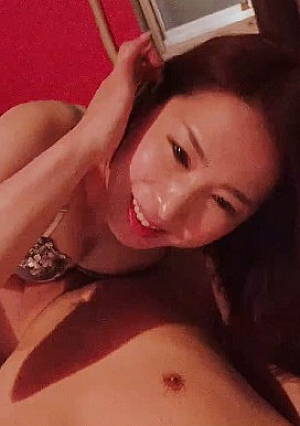 【素人個撮】【顔出し】【中出し】他人棒に弄ばれる美魔女OL・借金返済のために差し出すカラダ