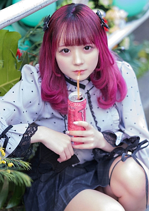 Konomi a current idol with over 10000 followers ejaculates in her vagina with her first sex shot and screaming dirty talk