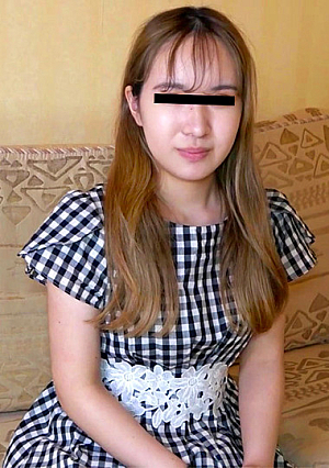 積極的なちっぱい桃尻ヌードモデル