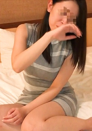 【素人個撮】【中出し】超気持ちいい耳で感じる美脚美人オフィスレディー