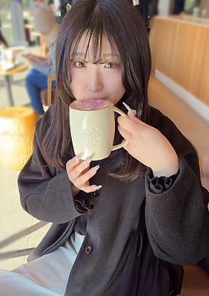A 19-year-old childcare worker who shows her face [first time] with an innocent face and smiles naturally *** It is inevitable to inseminate this charming and innocent girlfriend who is full of sexuality