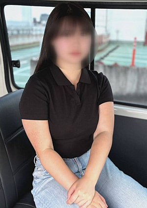 I had Chubby-chan give me a blowjob in the car A woman giving a blowjob