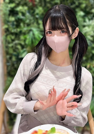 [初・顔出し]「ｱｱｱｱ､ｲｸﾞｲｸﾞ…服飾学校に通うぴえん系ドM18歳ｺﾝｶﾌｪ嬢起業の夢の為悲願の出演快感で痙攣しまくる彼女の身体を弄び膣内射精で従順なﾍﾟｯﾄに仕上げ