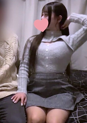 A beautiful 19-year-old girl with a clear look♡ She moans in a sexy voice while shaking her E-cup [Part 1] [Personal shooting] No. 319