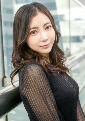 [Reducing Mosaic] [Moteaura x Experienced Sensitive Body] A 32-year-old beautiful influencer smiles and says, 