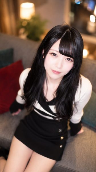 "Completely showing her face'' \.I met Smile 0 Yen on a day when there was no curfew and her overprotective parents were not around. She was masturbating more often and was unsatisfied, so I contacted her because she wanted me to touch her←, so we met again.