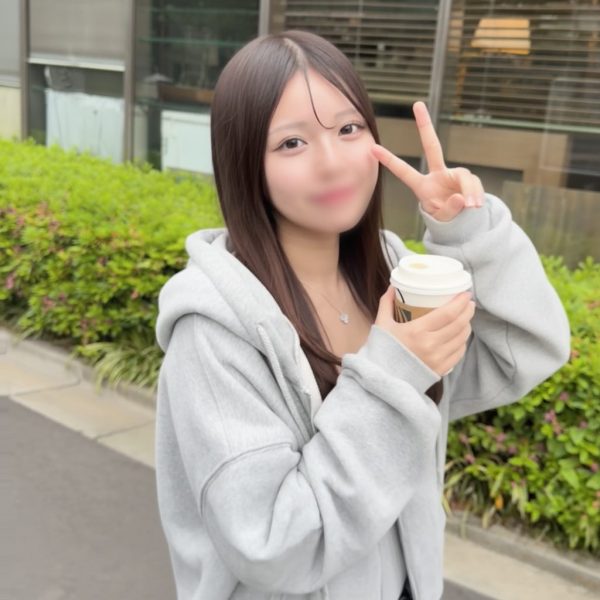 [First shot] A 152cm Starbucks employee with beautiful brown breasts gets violently penetrated by a foreigner-sized big cock, and squeezes the semen with her well-balanced beautiful body that sucks it in with a deep throat blowjob.