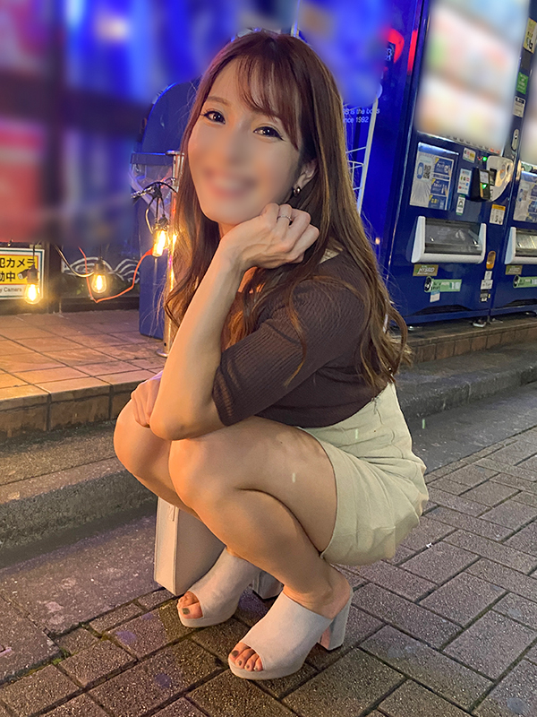 Translation ant post Gachi copulation at a love hotel in Shibuya with a 30-year-old married woman who is too beautiful Creampie cleaning blowjob