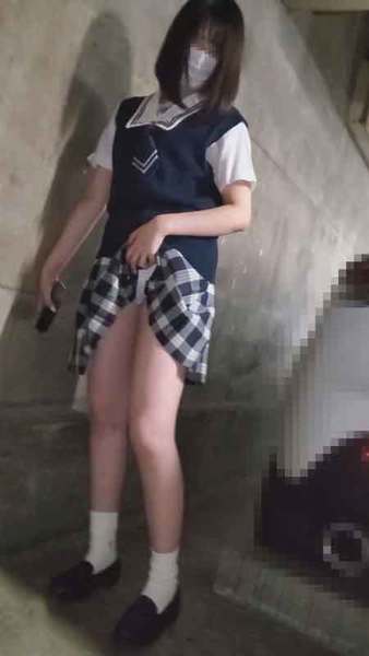Weekend only Private girls school black-haired beautiful girl Pick up near the school and expose at the parking lot Insert at the hotel