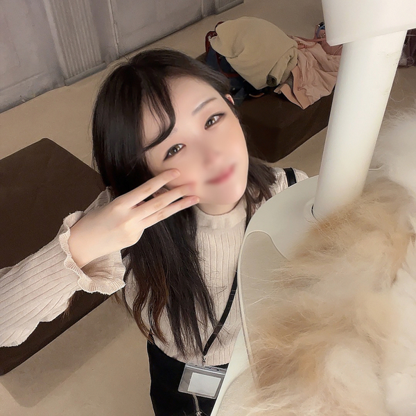 Appearance 3 days only 1980pt Working at a cat cafe A slender female college student who seems to be vulnerable to pushing pushes me to get my genitals in my mouth and it feels so good that I cum inside me Part 2