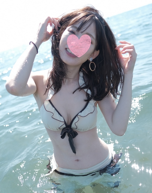 Limited number snonqyzj Special summer memories My first time at the sea A genuine virgin who is like a younger brother A private that goes beyond being messed up by two men a senior and a junior picture